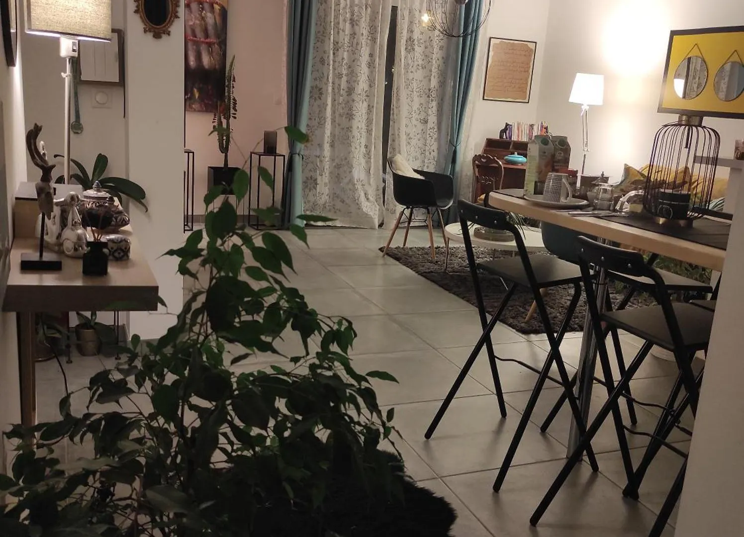 홈스테이 Crévin Chez Driss 아파트 프랑스